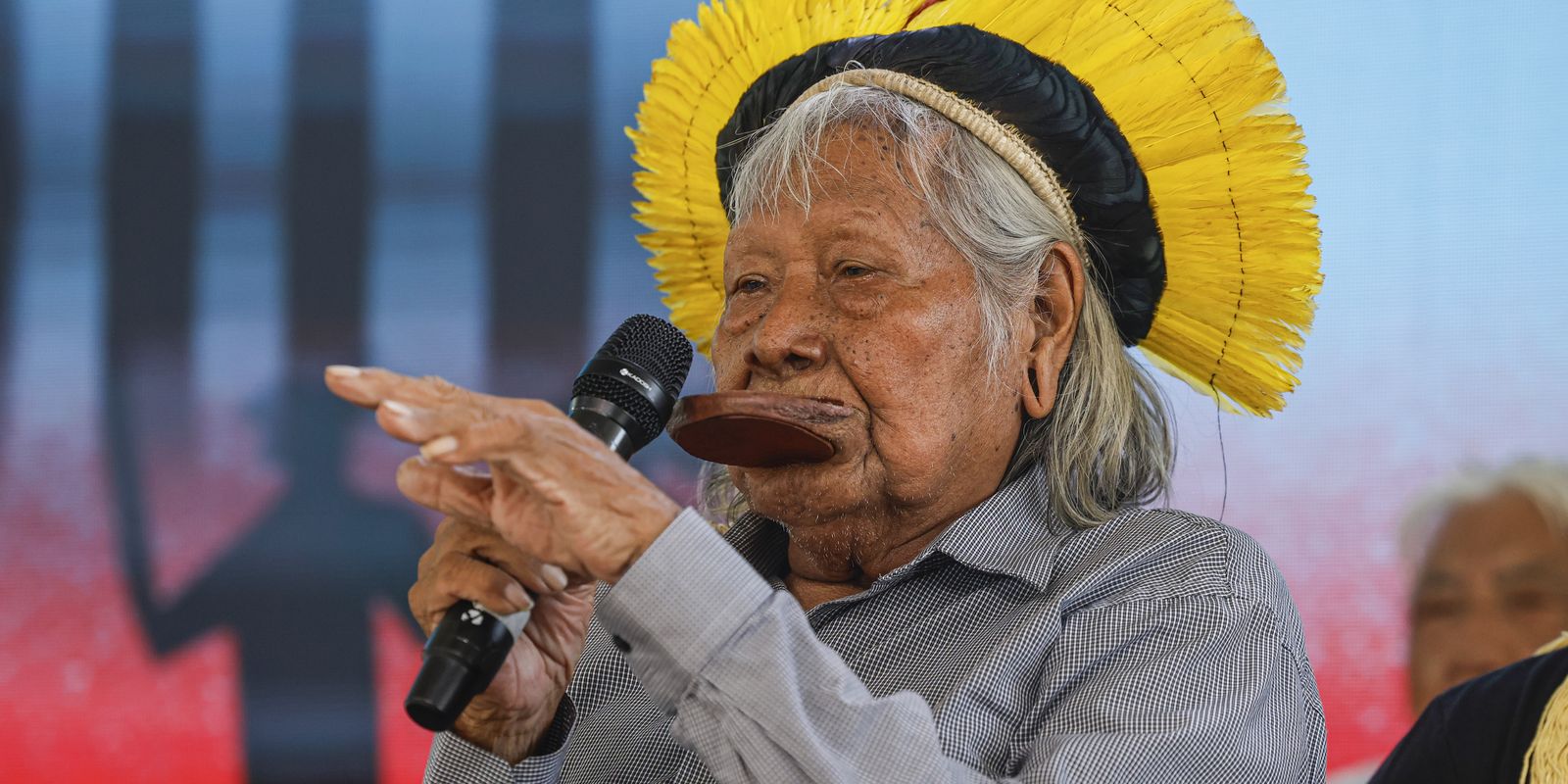 Cacique Raoni volta a ser internado em estado grave no Mato Grosso