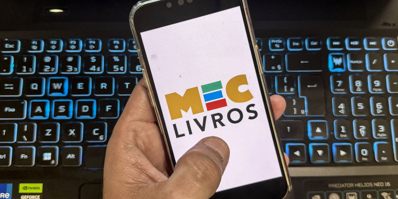 MEC Livros oferece mais 7,8 mil obras em inglês e espanhol