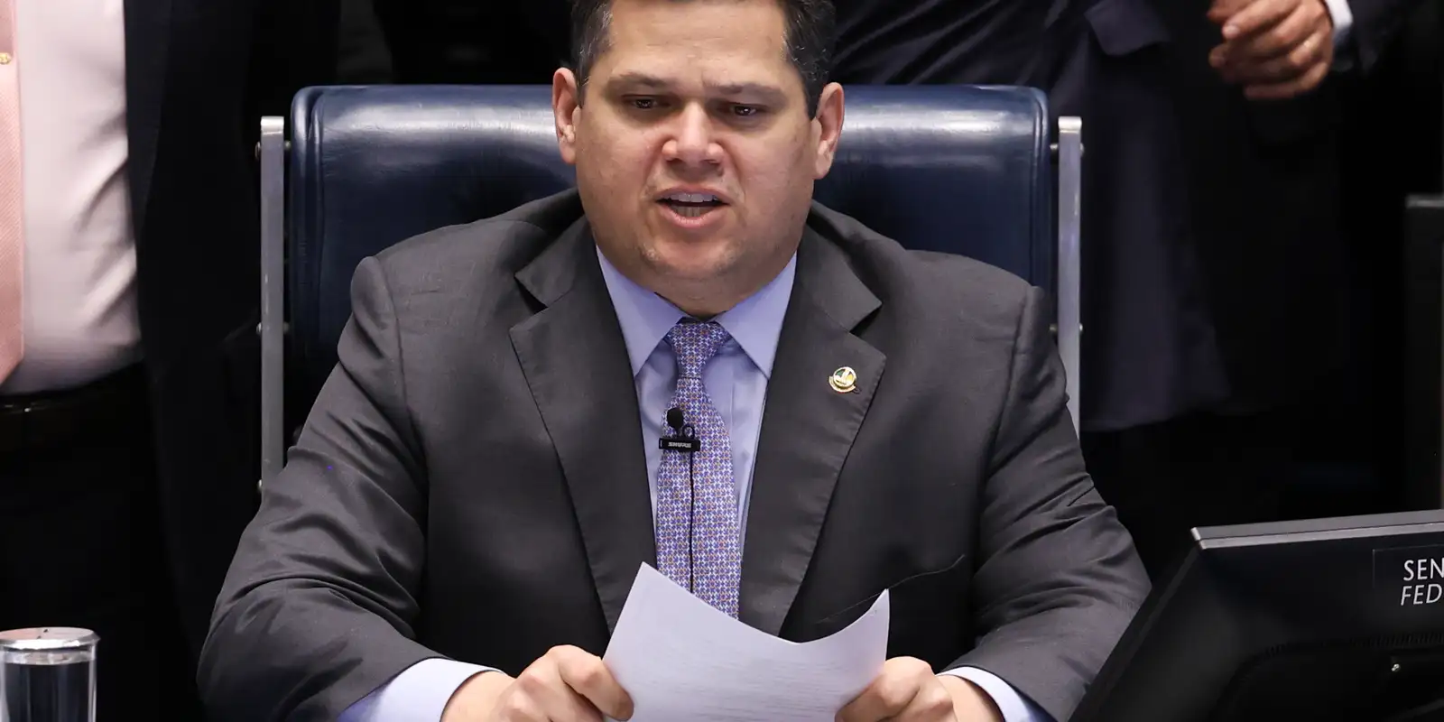 Governo pede a Alcolumbre que instale comissão sobre MP das Blusinhas